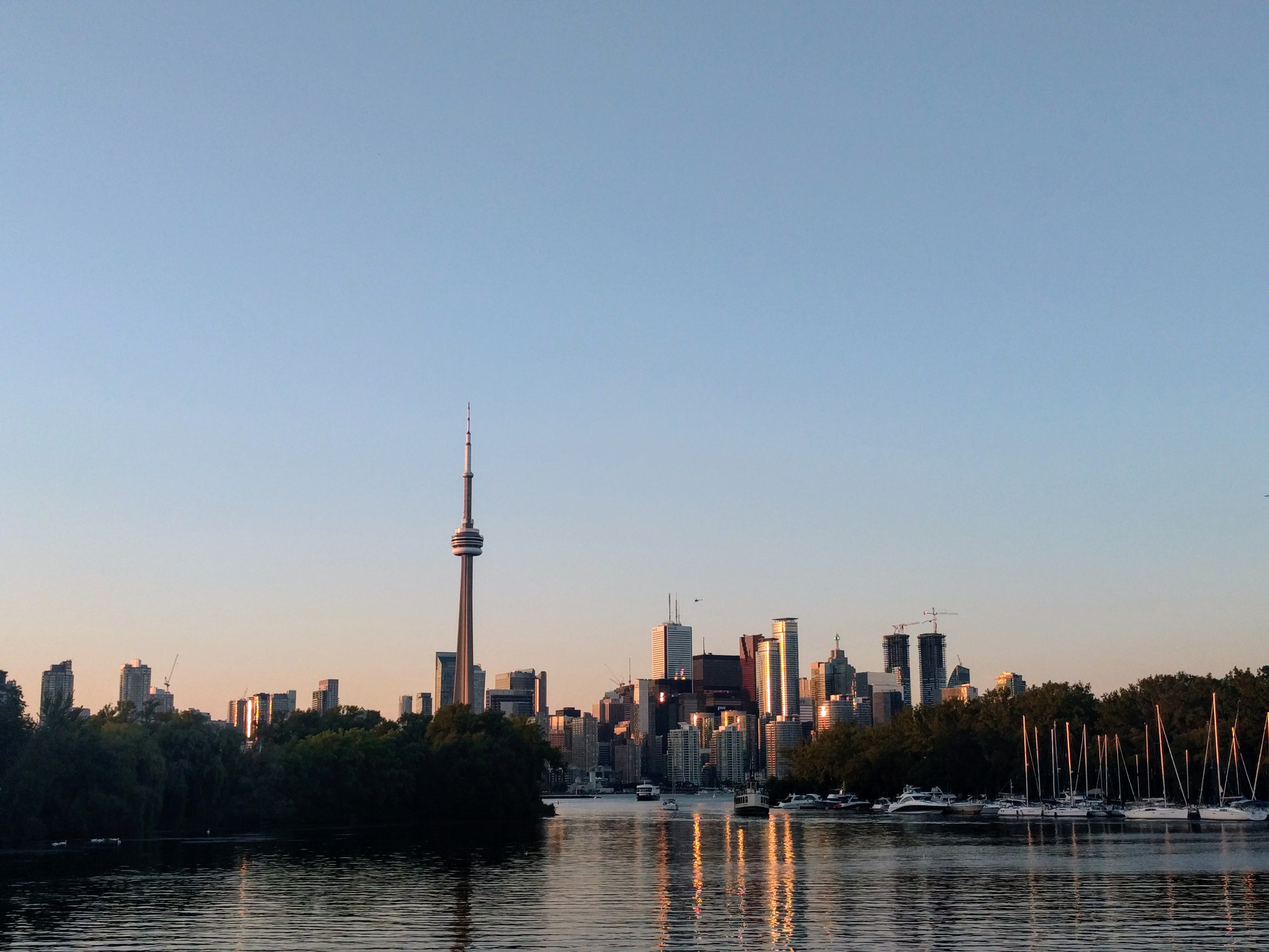 Stunning Toronto Summer Skyline: Professional Cityscape Photo