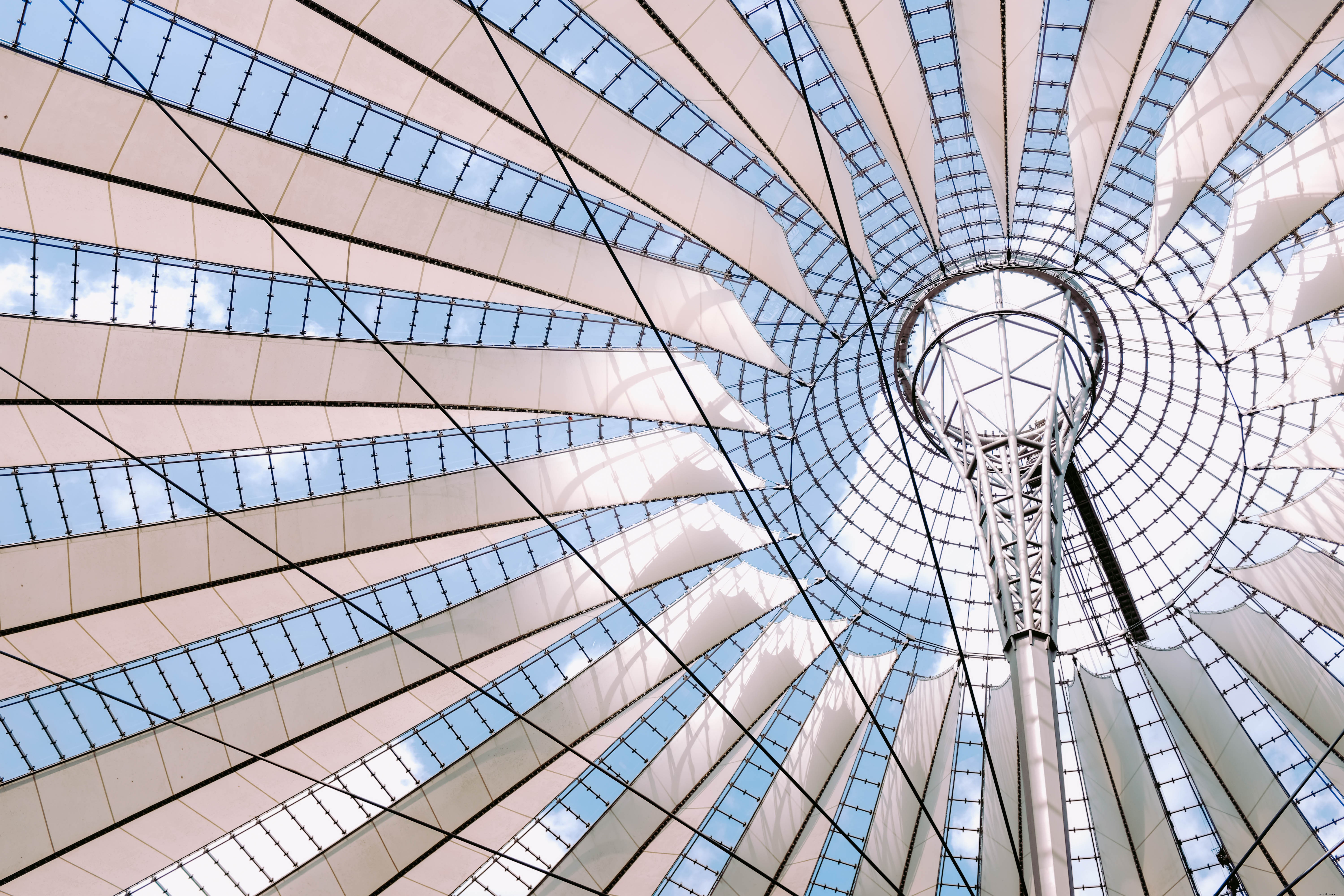 Stunning Skylight in Berlin: Captivating Architectural Photo