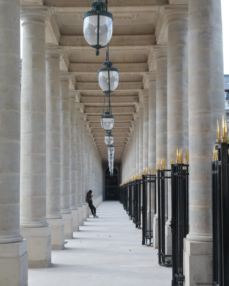 Ultimate Paris Neighborhood Stroll: Baguettes, Palaces & Pétanque