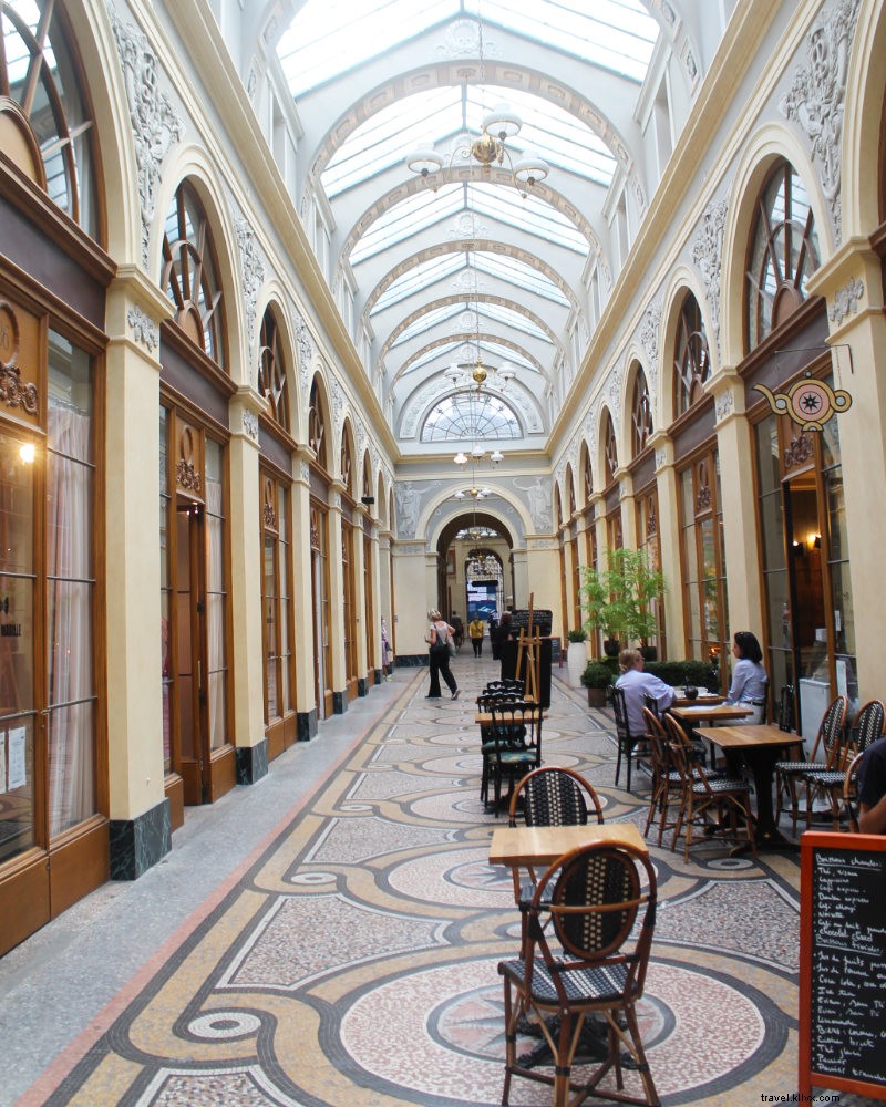 Ultimate Paris Neighborhood Stroll: Baguettes, Palaces & Pétanque