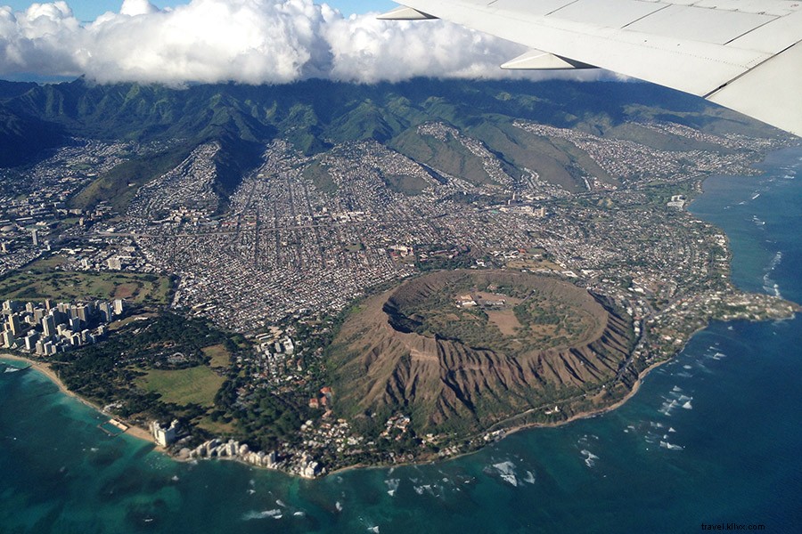 Solo Bliss in Hawaii: Dining and Thriving at the Table for One