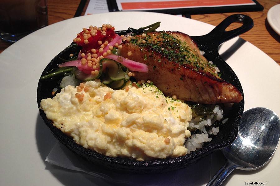 Solo Bliss in Hawaii: Dining and Thriving at the Table for One