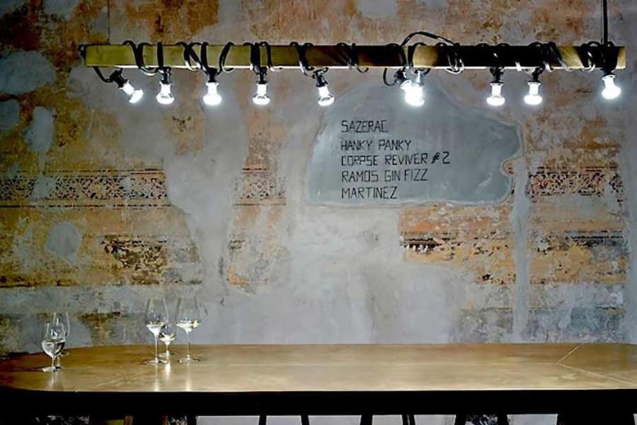 Top Hangover-Worthy Bars: Best Drinking Spots for Savvy Travelers