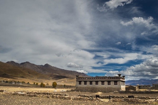 Unexpected Lunch in a Tibetan Castle: A Serendipitous Adventure for Two Travelers