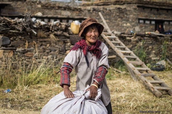 Unexpected Lunch in a Tibetan Castle: A Serendipitous Adventure for Two Travelers