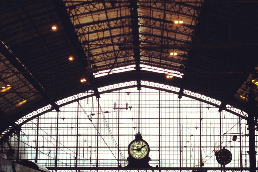 Discover Bordeaux: Historic Lillet Rouge Aperitif, Coastal Lunch & Atlantic Adventure