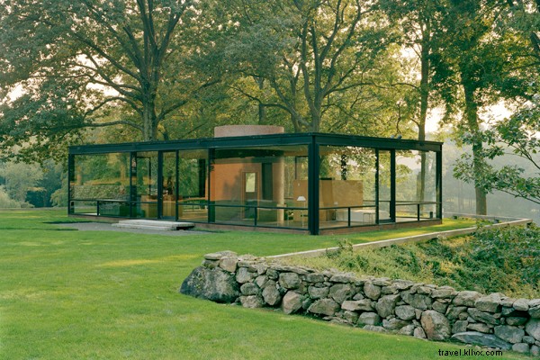 Bedford Post Inn: Celebrity Chef Elevates Suburban Dining in Westchester