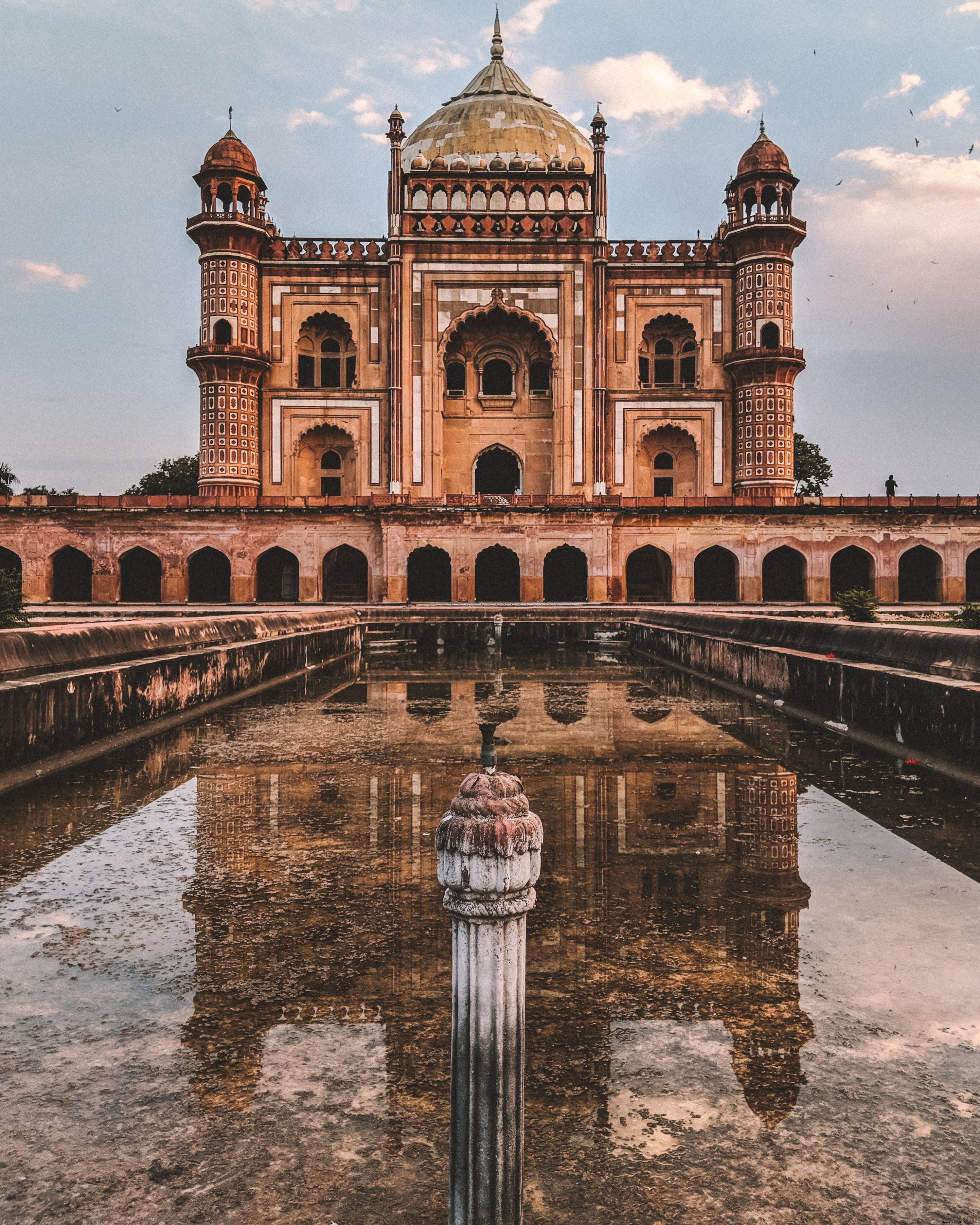 Captivating Reflections in Front of a Sacred Place of Worship – Stunning Photo