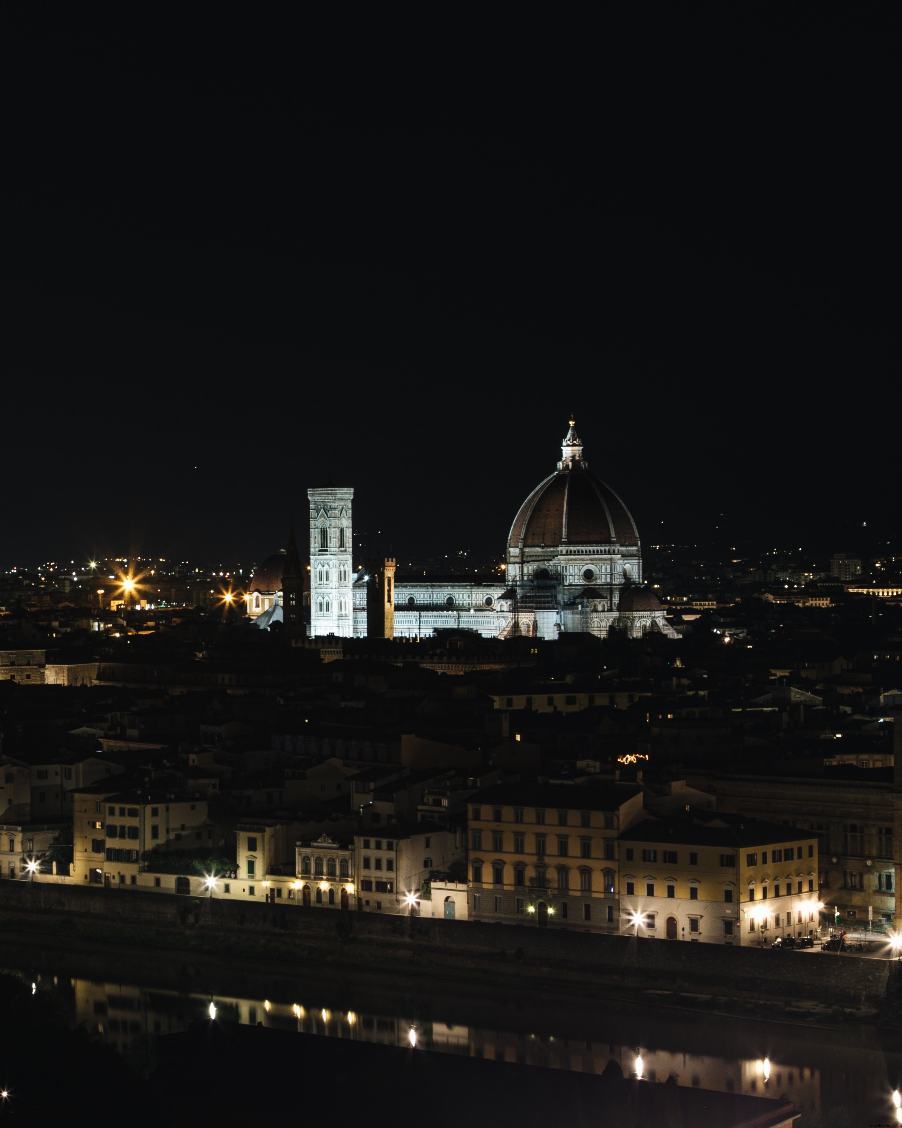 Stunning Nighttime Photo of Florence s Cathedral of Santa Maria del Fiore (Duomo)