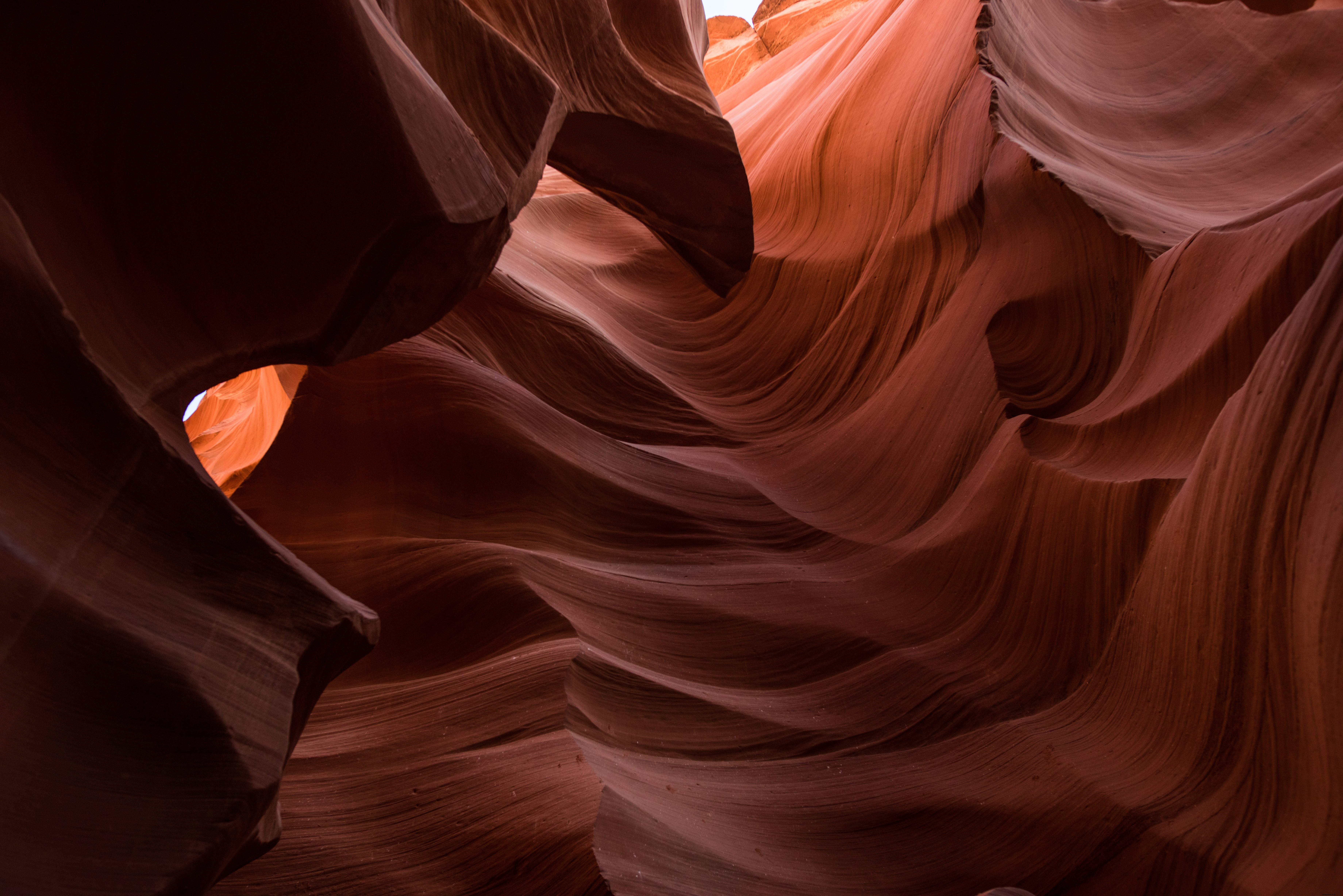 Stunning Sunlight Beams in Antelope Canyon: Breathtaking Photography
