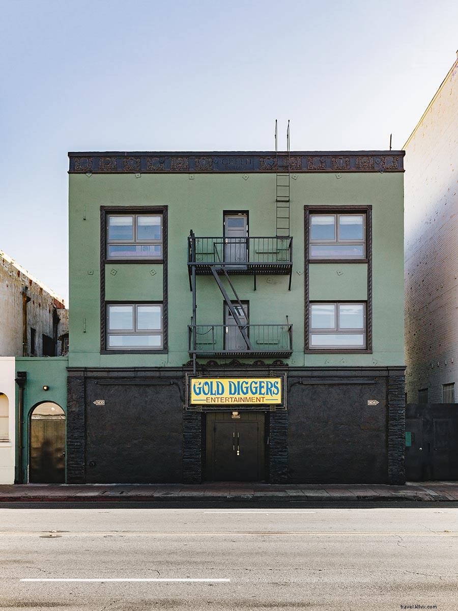 Gold-Diggers: Hollywood s Luxe Hotel by Day, Premier Recording Studio by Night