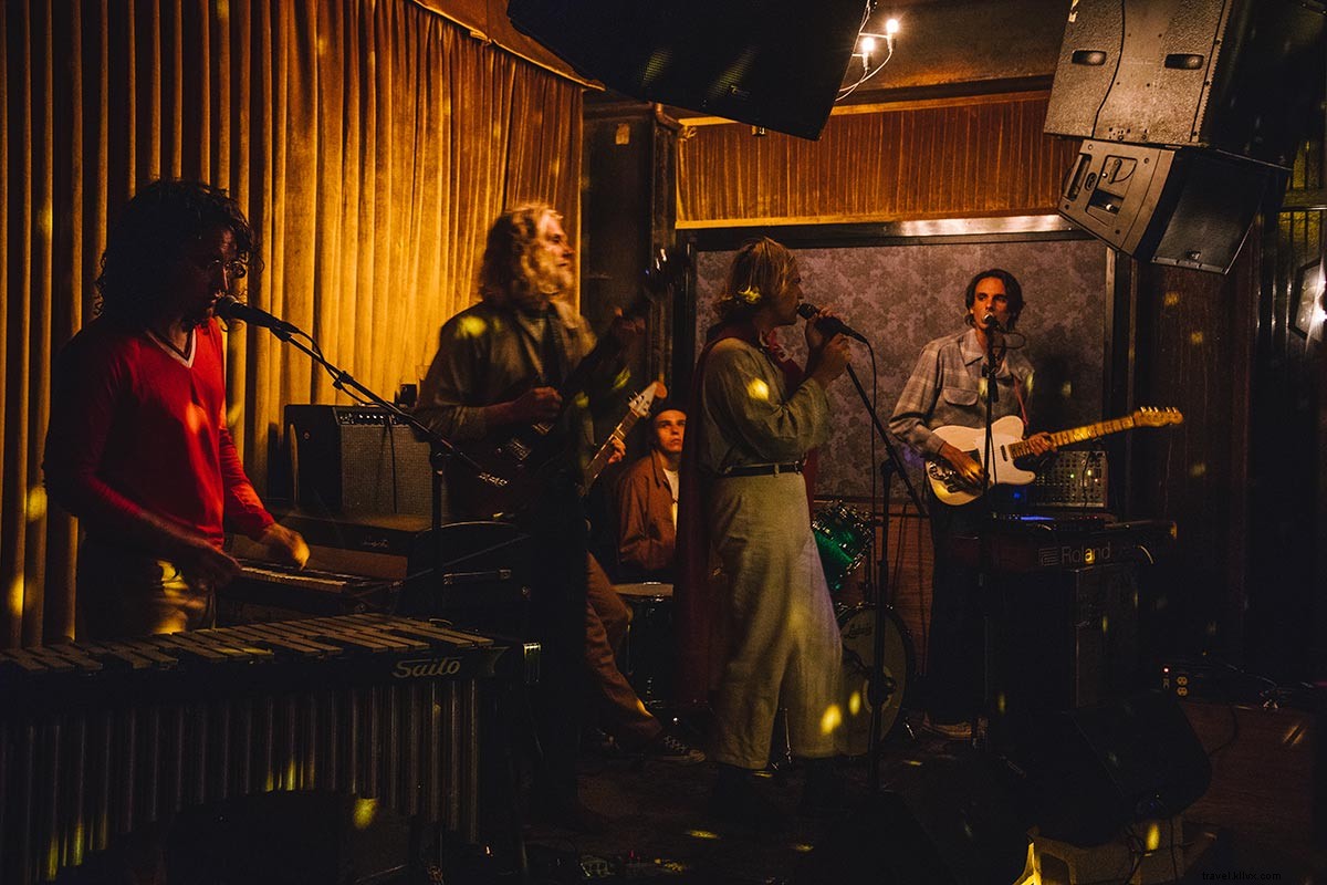 Gold-Diggers: Hollywood s Luxe Hotel by Day, Premier Recording Studio by Night