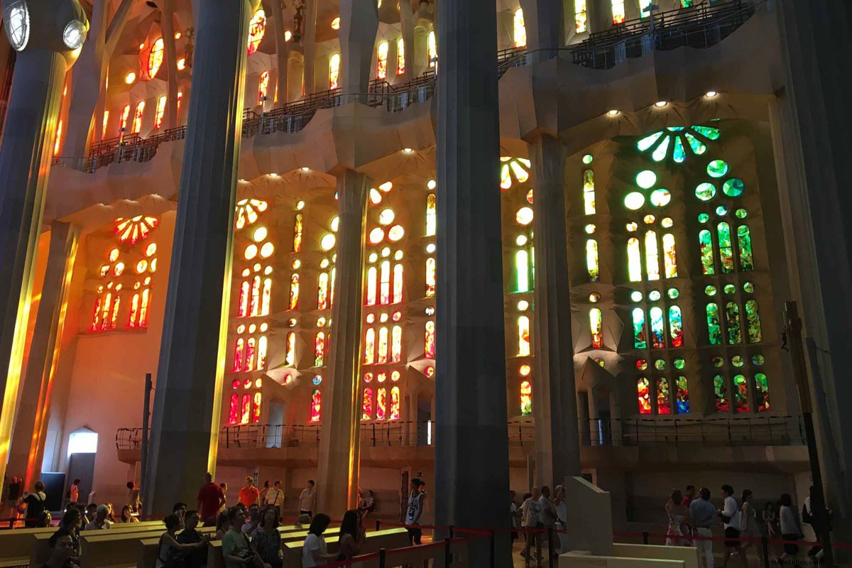 Barcelona s Architectural Icons: Unveiling Gaudí s Timeless Masterpieces