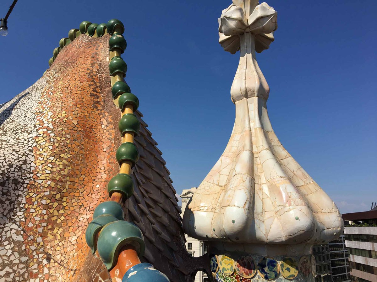 Barcelona s Architectural Icons: Unveiling Gaudí s Timeless Masterpieces