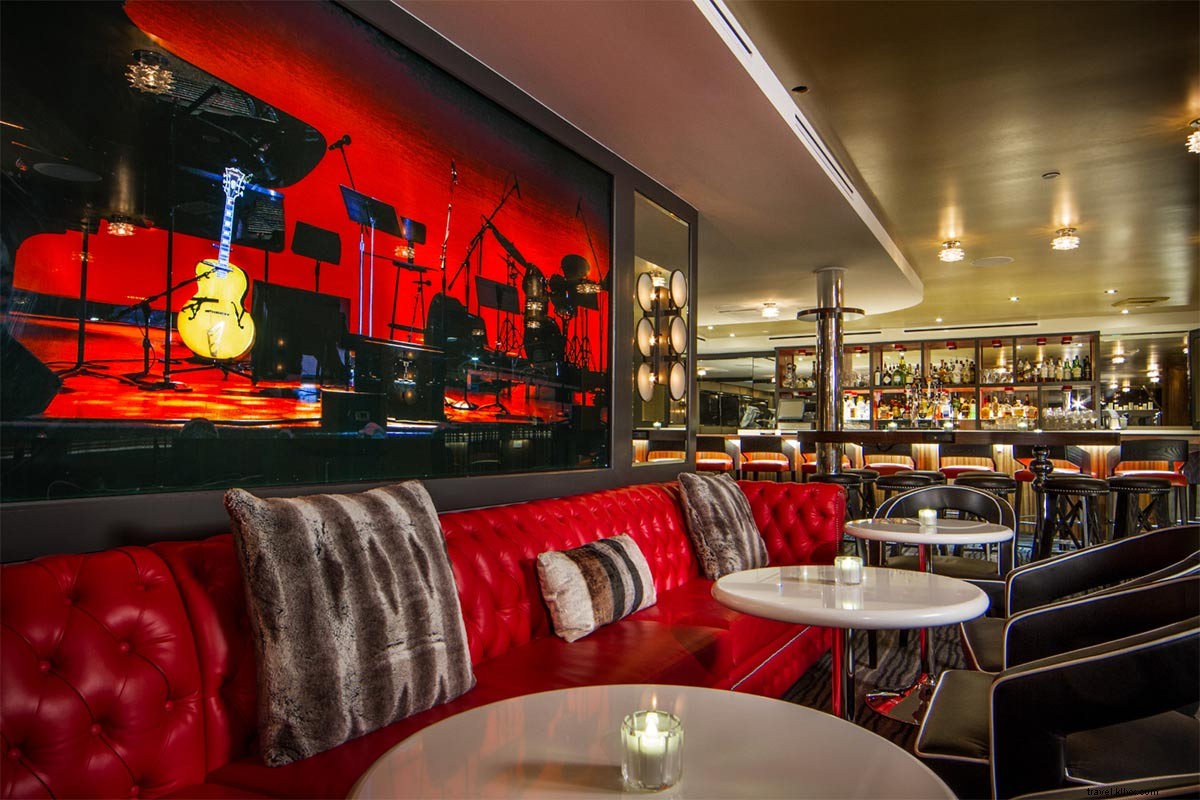 Discover LA Sunshine, Rock  n  Roll Vibes & Late-Night Eats at The Grafton on Sunset