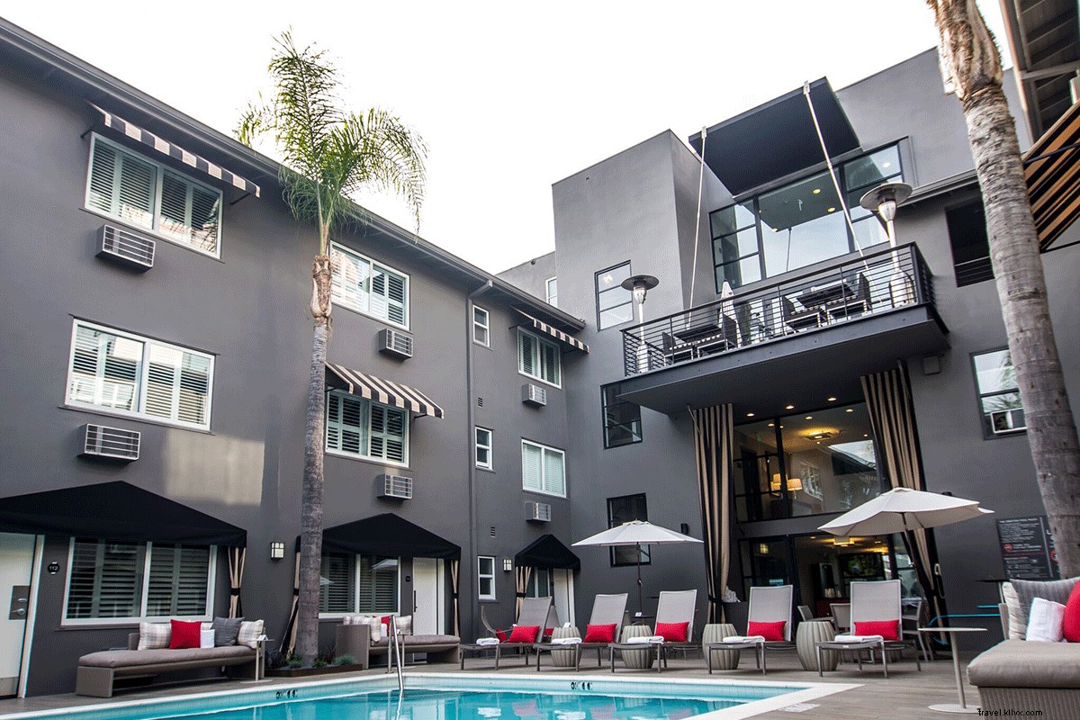 Discover LA Sunshine, Rock  n  Roll Vibes & Late-Night Eats at The Grafton on Sunset