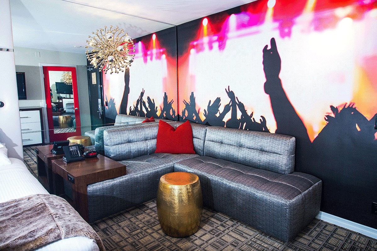 Discover LA Sunshine, Rock  n  Roll Vibes & Late-Night Eats at The Grafton on Sunset