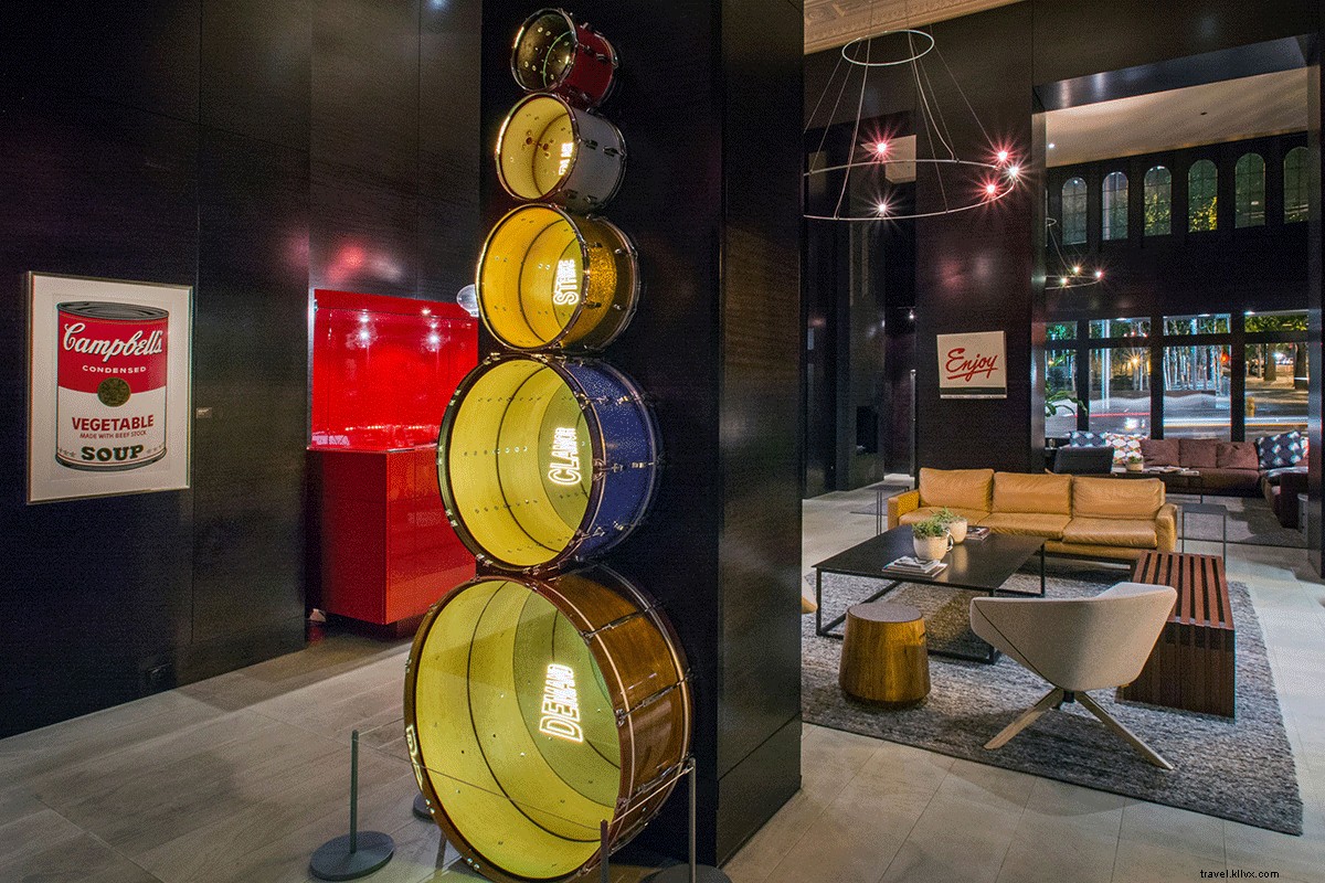 Hotel Max Seattle: Warhol Art & Nirvana Vibes in Vibrant Downtown