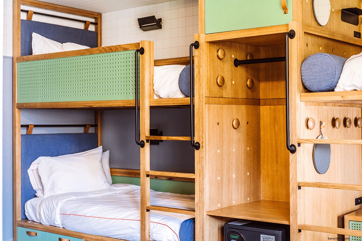 Hotel Max Seattle: Warhol Art & Nirvana Vibes in Vibrant Downtown