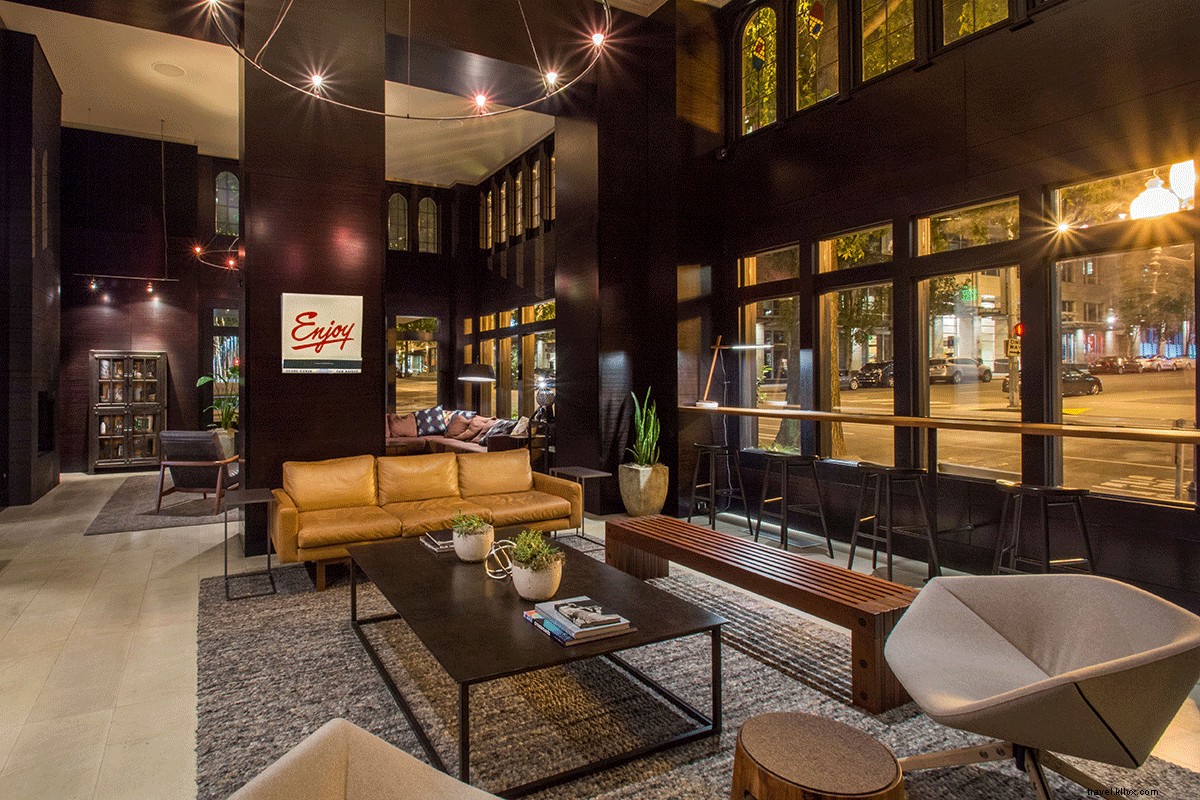 Hotel Max Seattle: Warhol Art & Nirvana Vibes in Vibrant Downtown