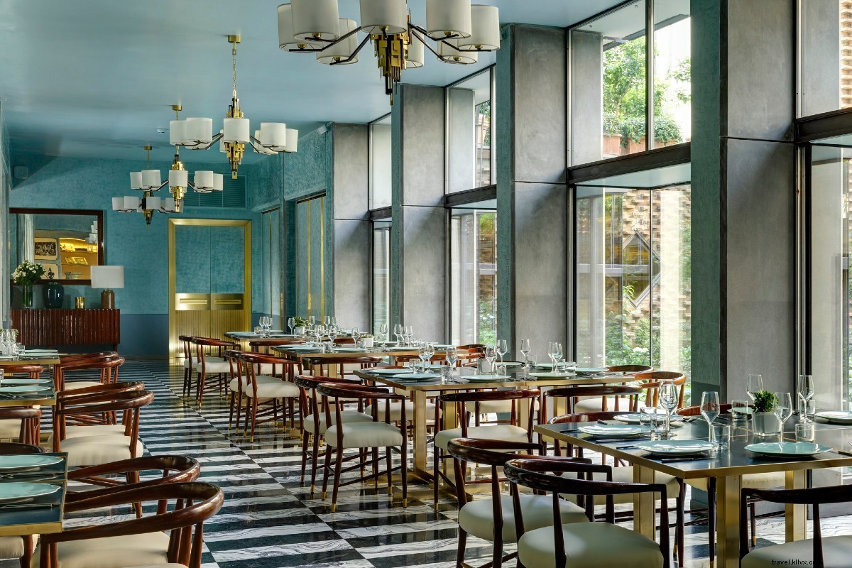 Embrace Italian Modernism: Stylish Guide to Florence Fashion and Travel