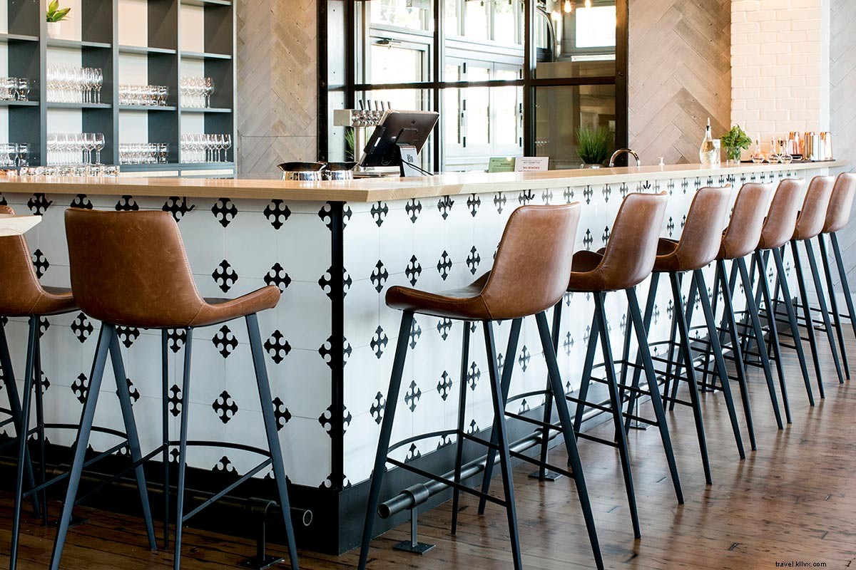 Discover Seattle s True Gems: Best Classic Bars, Restaurants & Local Hangouts Beyond the Hype