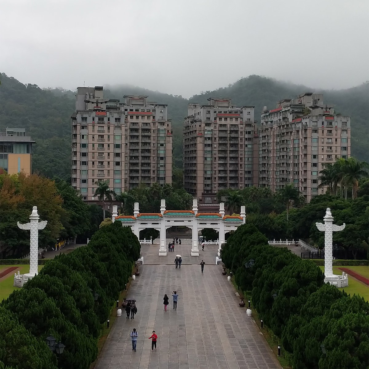 Fringe Benefits of Taipei: Explore City Limits and Beyond