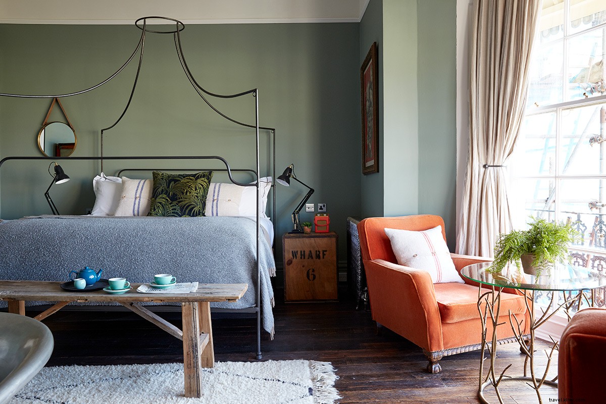 Artist Residence Brighton: Quirky Art-Filled Seaside Retreat for Perfect English Weekends