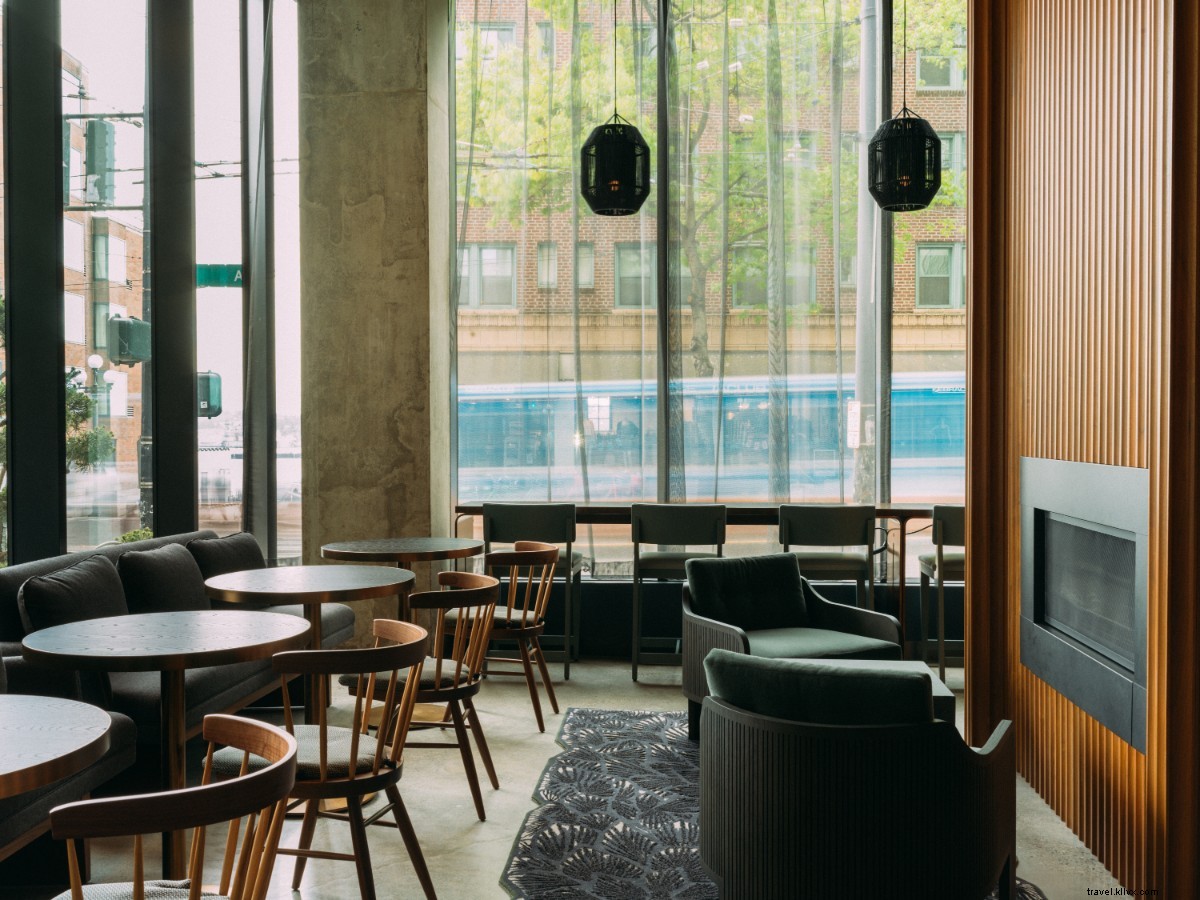 Thompson Seattle: Stunning Views, Trendy Design & Unrivaled Location