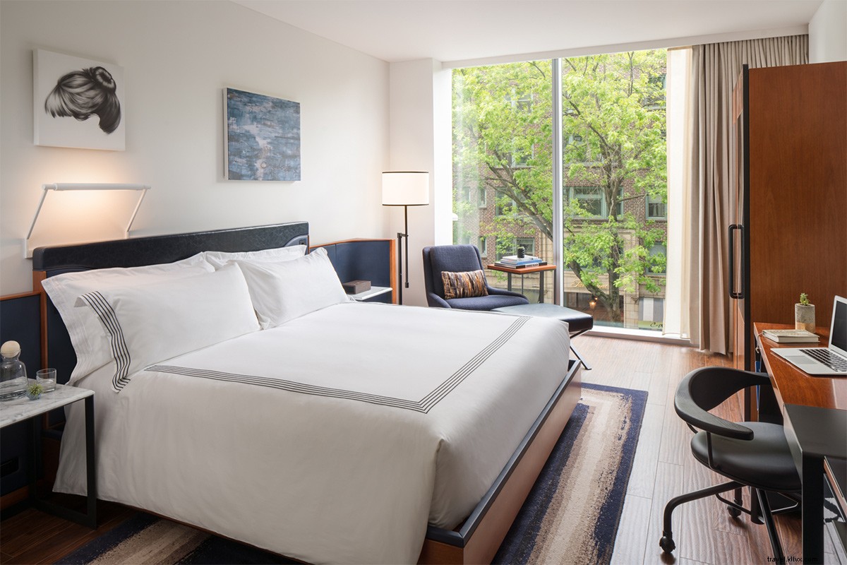 Thompson Seattle: Stunning Views, Trendy Design & Unrivaled Location