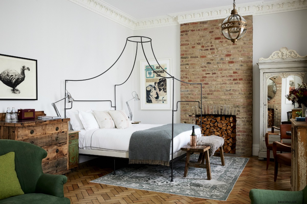 Artist Residence London: A Stylish 10-Room Pied-à-Terre Where Art Meets Life