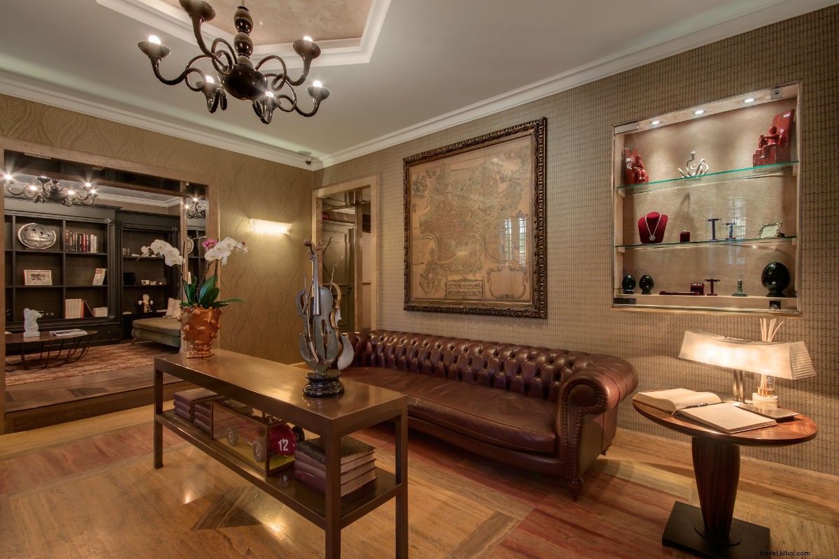 Palazzo Manfredi: 5-Star Boutique Hotel with Stunning Colosseum Views in Rome