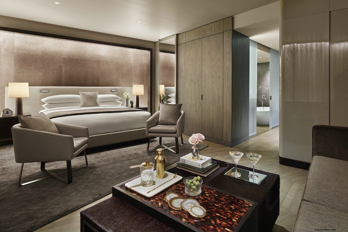 The Knickerbocker Hotel: Elegant Retreat in Bustling Times Square