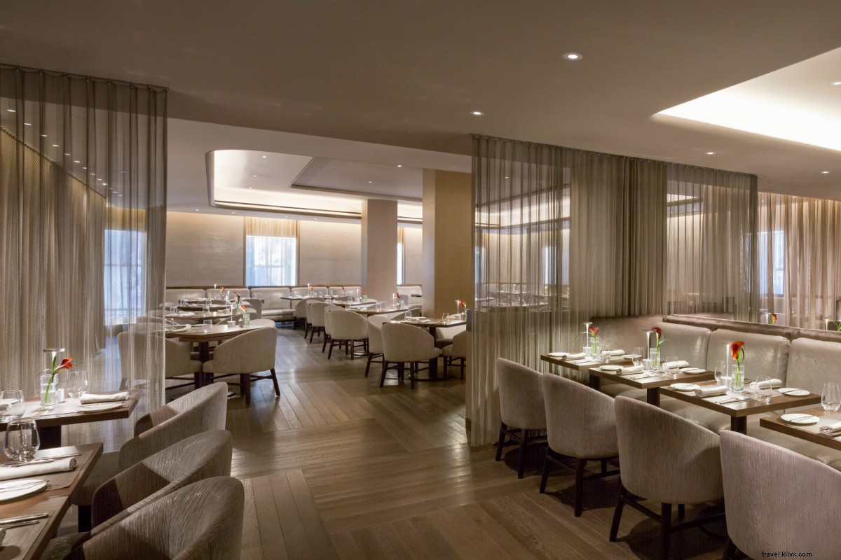 The Knickerbocker Hotel: Elegant Retreat in Bustling Times Square