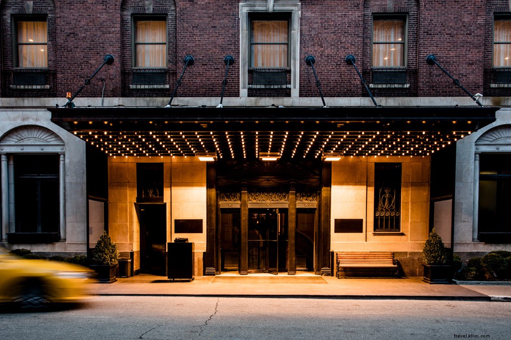 Ambassador Chicago: Affordable Historic Luxury in Chicago s Gold Coast