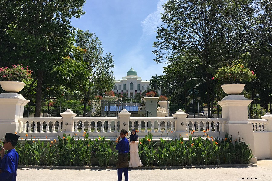 Join Malaysia s Festive Open Houses: Invited to the Prime Minister s Celebration