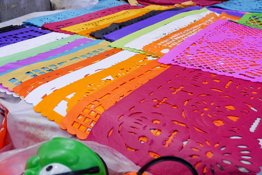 How to Build a Traditional Día de los Muertos Altar: Step-by-Step Guide