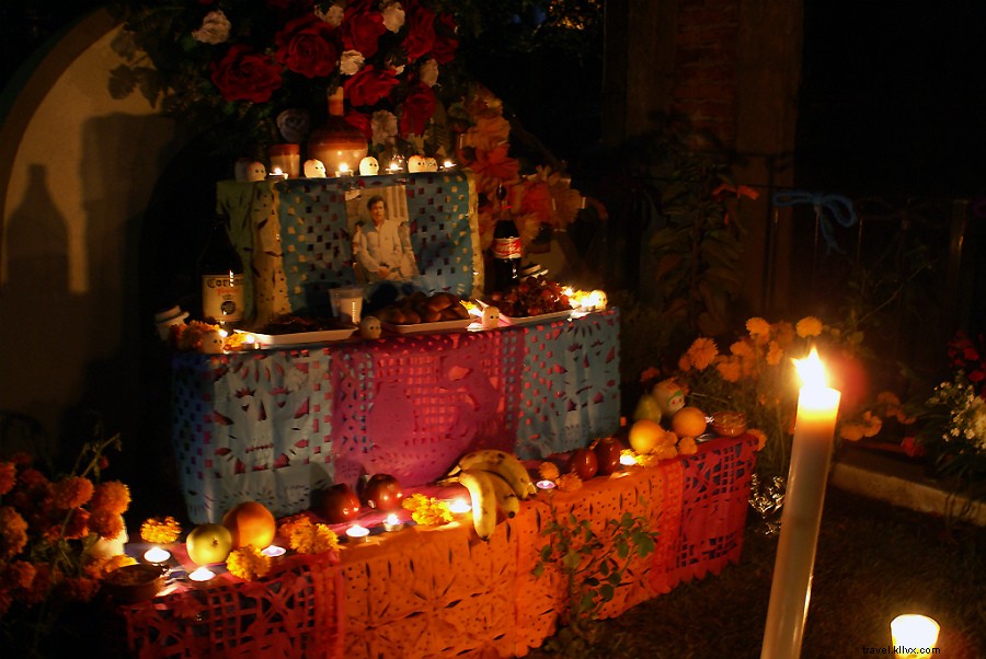 How to Build a Traditional Día de los Muertos Altar: Step-by-Step Guide