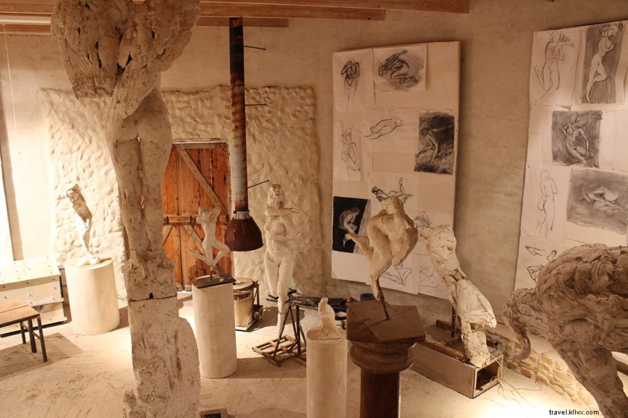 Dylan Lewis Unveils Stunning Sculpture Garden in South Africa s Cape Winelands