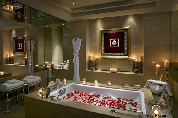 Win a $17,000 Luxury Trip to Mumbai, Udaipur & Delhi: Enter Fathoms India Giveaway