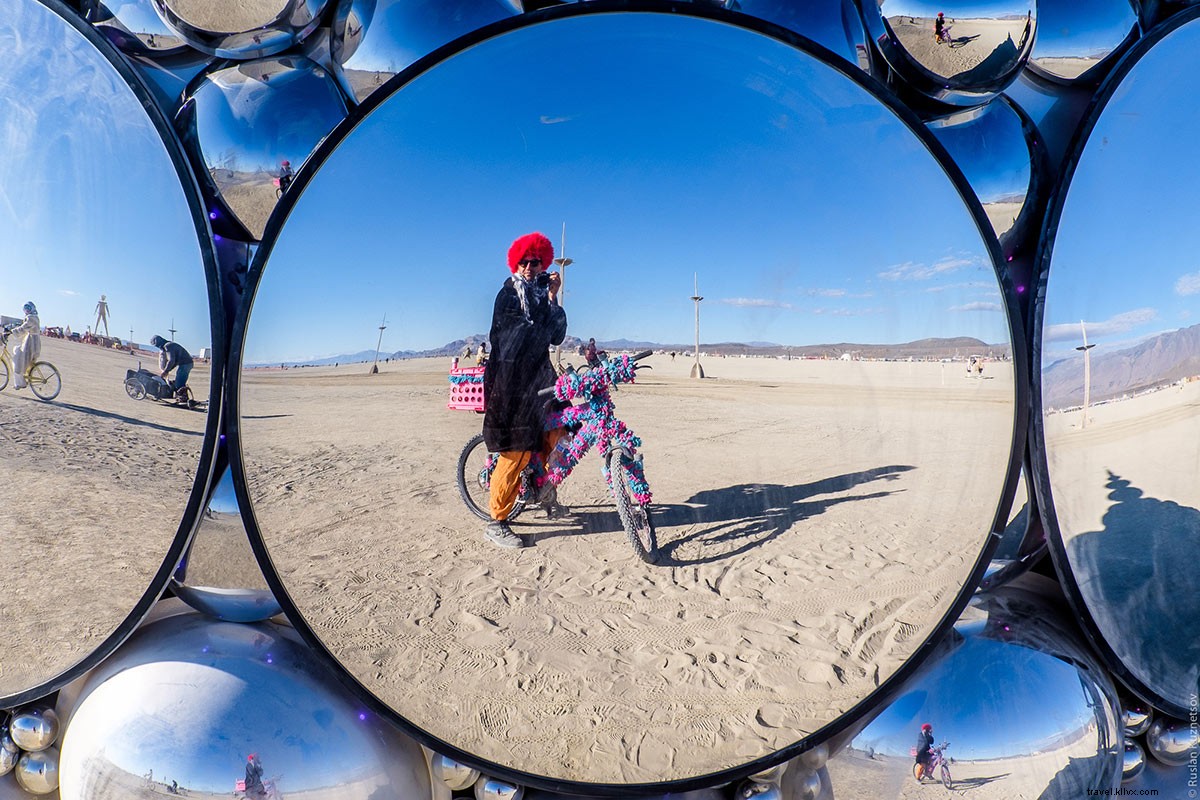 Contagious Giving: Rus & Alla s Third Burning Man 2015 Adventure