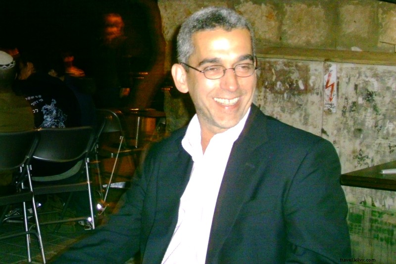 Lee Smith: Acclaimed Journalist, Political Analyst, and Passionate Travel Enthusiast