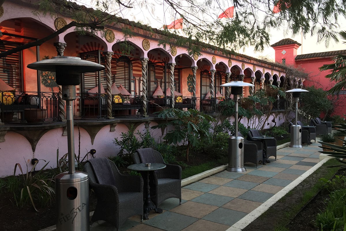 A Pedestrian s Guide to Kensington: London s Royal Playground