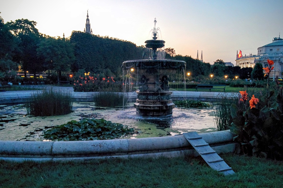 Discover Jewish Vienna: A Modern Walking Tour of Old-World Gems