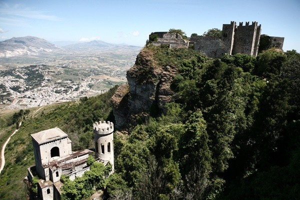 Escape to Sicily s Seaside Gems: Trapani and Erice Getaway Guide