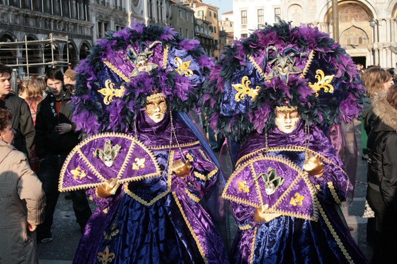Venice Carnevale: Stunning Costumes and Vibrant Street Celebrations