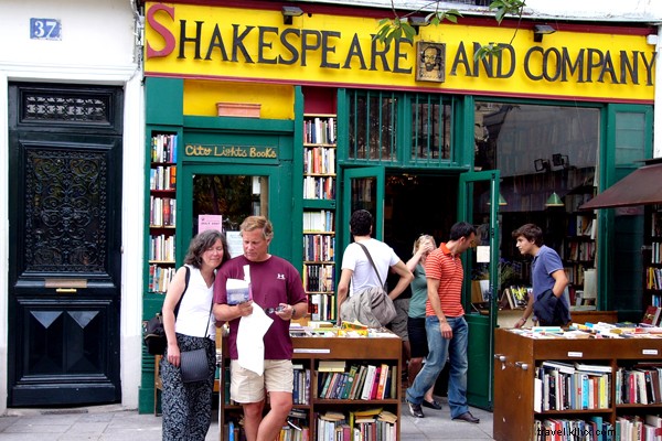 Hemingway s Paris: Iconic Literary Haunts and Must-Visit Spots