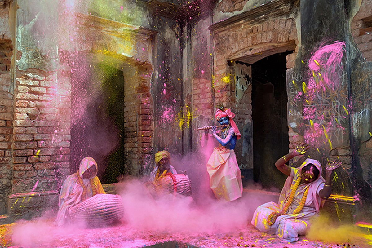 Stunning Drone Views: Life on India s Waters Through Shibasish Saha s Lens