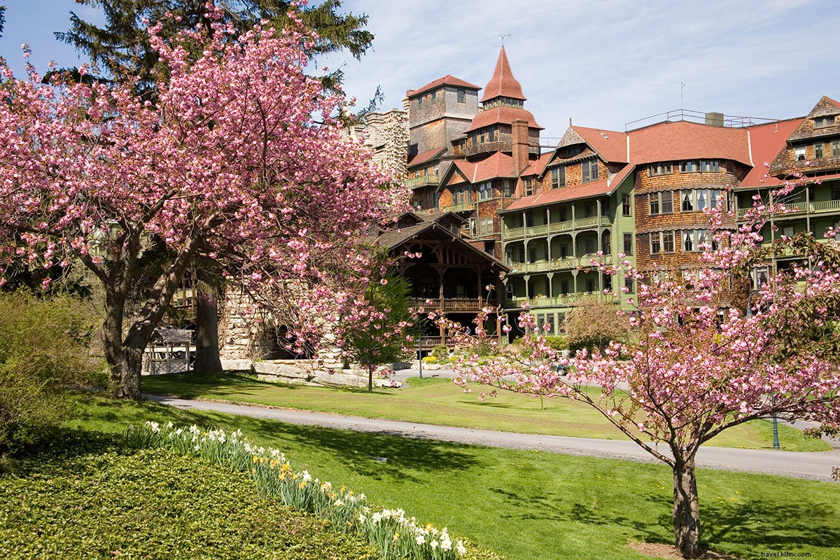 Mohonk Mountain House: Premier All-Seasons Resort in New York s Hudson Valley