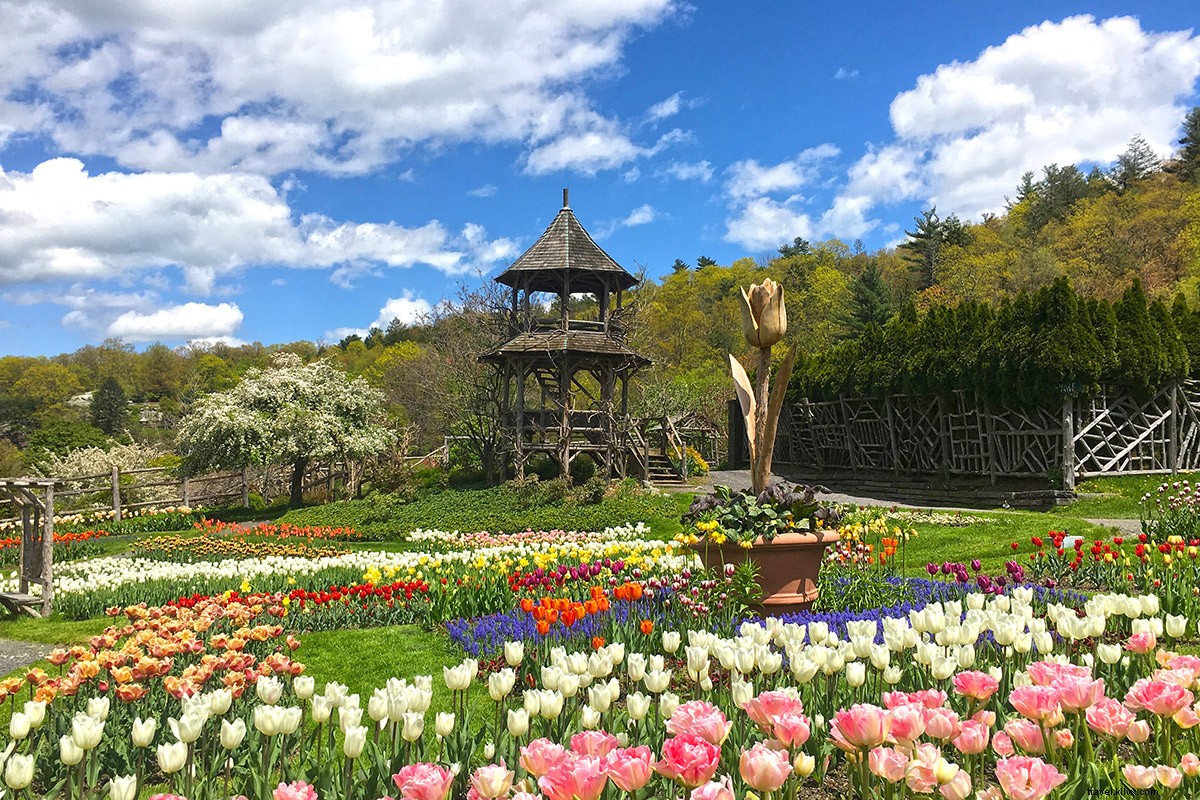 Mohonk Mountain House: Premier All-Seasons Resort in New York s Hudson Valley